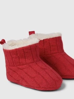 NWOT Baby Gap Sweater Booties 6-12 Months Red Cable Knit Faux Fur Winter Cozy